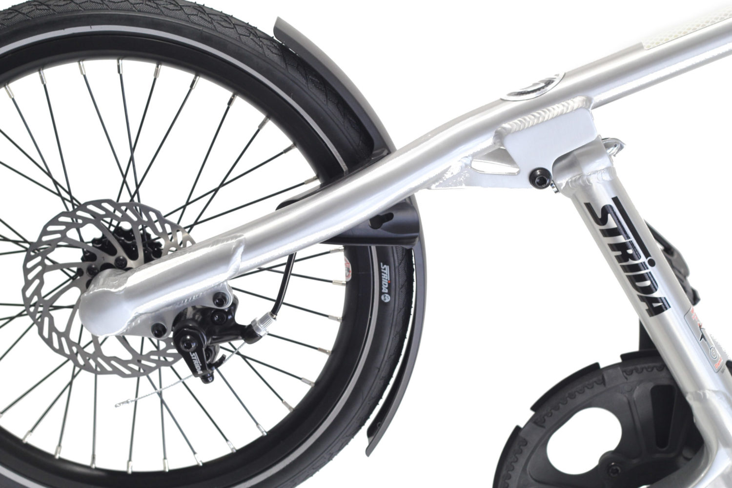 STRIDA SX Silver Brush - Black details - 18 pouces - à vendre - acheter - Acheter des vélos pliables - Acheter des vélos pliants - Acheter un vélo pliable - Acheter un vélo pliant - forme triangulaire - Léger - Magasin - Magasin de vélo pliant - nouveau - strida - sx - triangulaire - vélo - vélo compact - Vélo design - vélo pliable - vélo pliant - Vélo pliant design - vélo pliant design strida - Vélo pliant triangulaire - vélo pliant unique - Vélos pliable - Vélos pliants - Vitesse unique