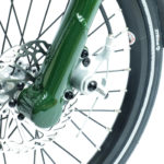 STRIDA SX Racing Green - 18 pouces - à vendre - acheter - Acheter des vélos pliables - Acheter des vélos pliants - Acheter un vélo pliable - Acheter un vélo pliant - forme triangulaire - Léger - Magasin - Magasin de vélo pliant - nouveau - strida - sx - triangulaire - vélo - vélo compact - Vélo design - vélo pliable - vélo pliant - Vélo pliant design - vélo pliant design strida - Vélo pliant triangulaire - vélo pliant unique - Vélos pliable - Vélos pliants - Vitesse unique