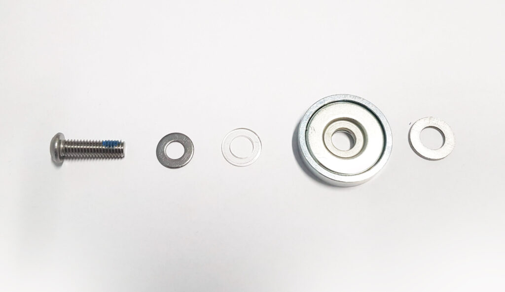 Wie montiere ich das hintere Magnethalter-Kit?