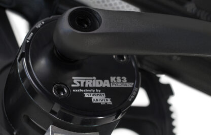 STRIDA EVO 3S Matte Black - Design Fahrrad - Design Faltrad - Drei Gang - dreieckig - dreieckiges - Dreieckiges Faltrad - einzigartiges Faltrad - Fahrrad - Faltbares Fahrrad - Faltbares Fahrrad kaufen - Faltbares Fahrräder kaufen - Faltrad - Faltrad-Shop - Falträder - Falträder kaufen - Geschäft - Kaufen - Klapprad - Klapprad kaufen - Leicht - neu - onsale-promo1 - strida - Strida design Faltrad - sx - zu verkaufen - zusammenklappbares Fahrrad