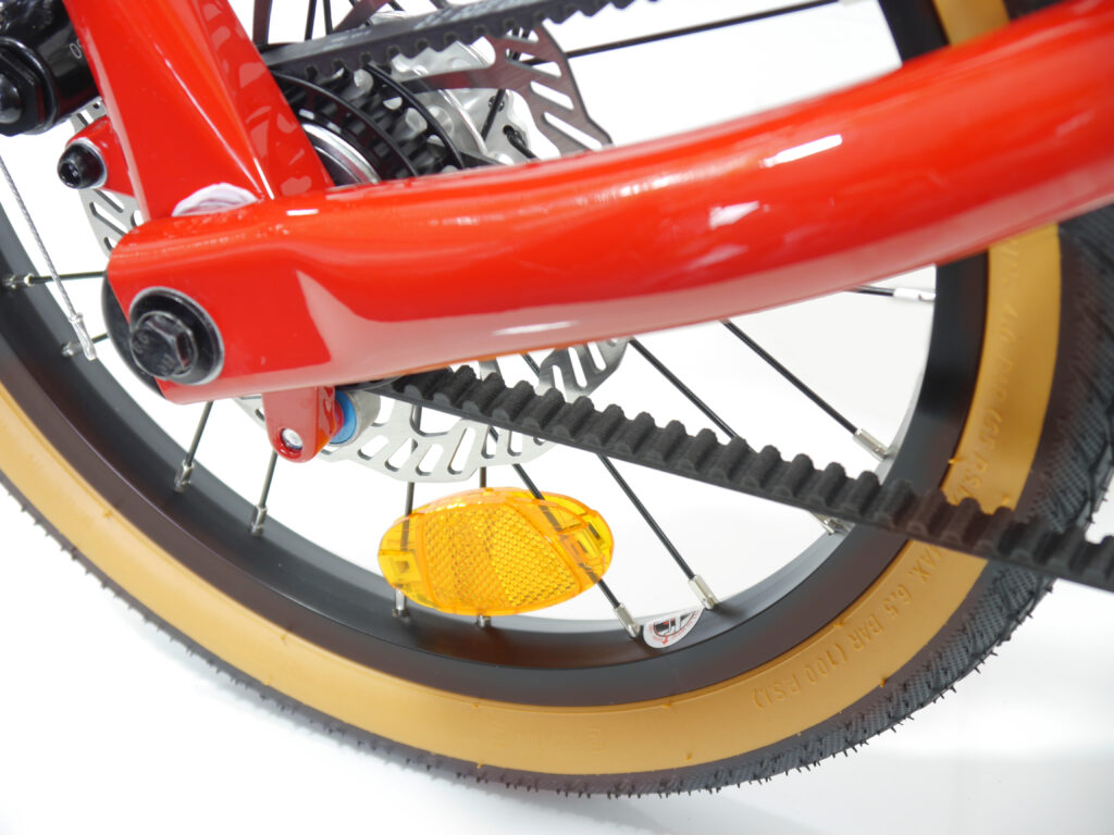 Roue arrière fixée d'un seul côté